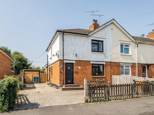 House for sale in Barton Stacey, Hampshire