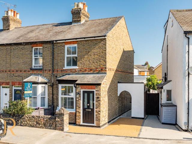 House for sale in Kings Hill, Colliers End