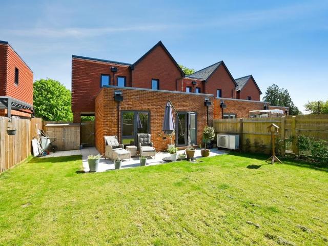 House for sale in Littlecote, West Sussex