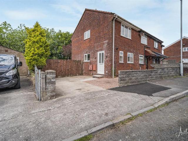 House for sale in Nangreaves, Wales