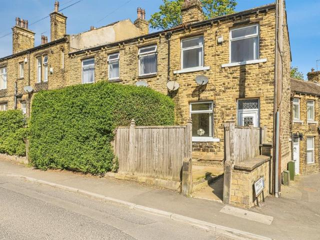 House for sale in Huddersfield, West Yorkshire