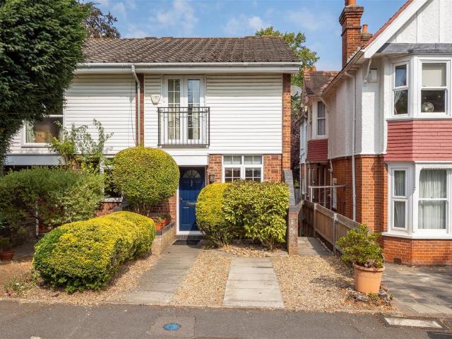House for sale in Carshalton Beeches, Greater London