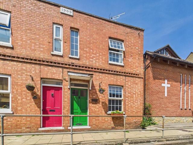 House for sale in Buckingham, Buckinghamshire