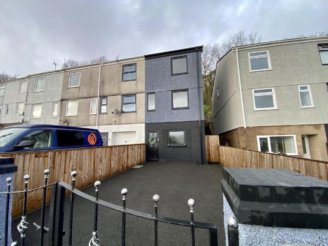 House for sale in Graigfelen, Clydach
