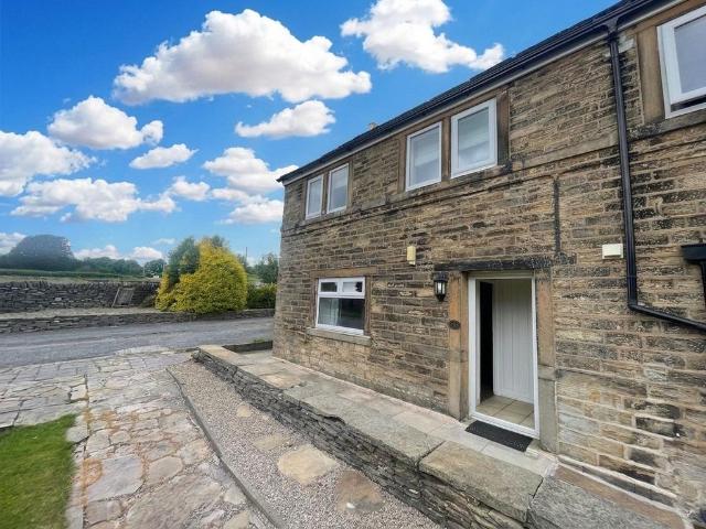 House for sale in Shelley, Skelmanthorpe