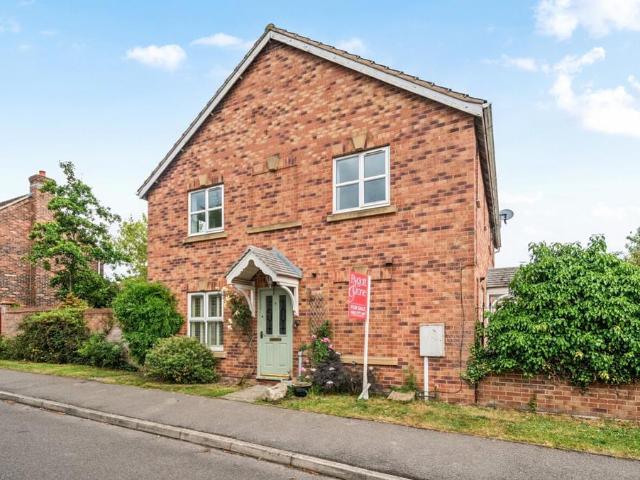 House for sale in Ermine West, Brayford