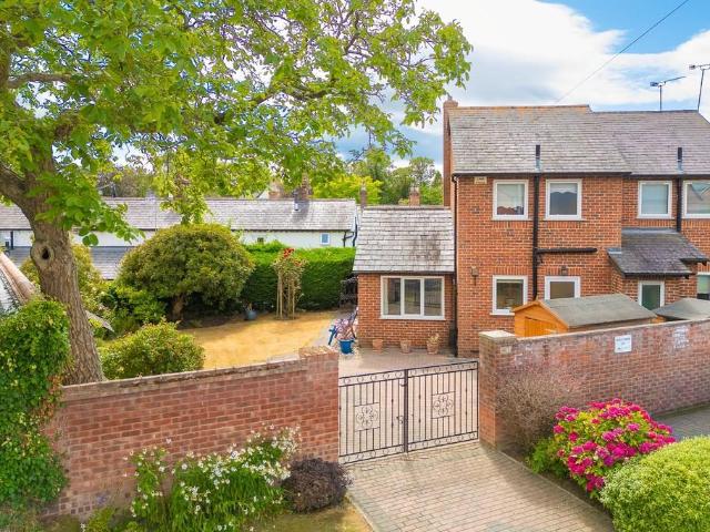 House for sale in Crewe by Farndon, Cheshire