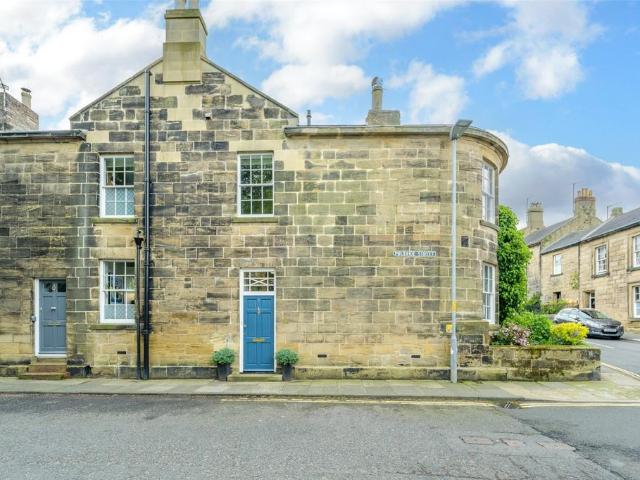 House for sale in Alnwick, Northumberland