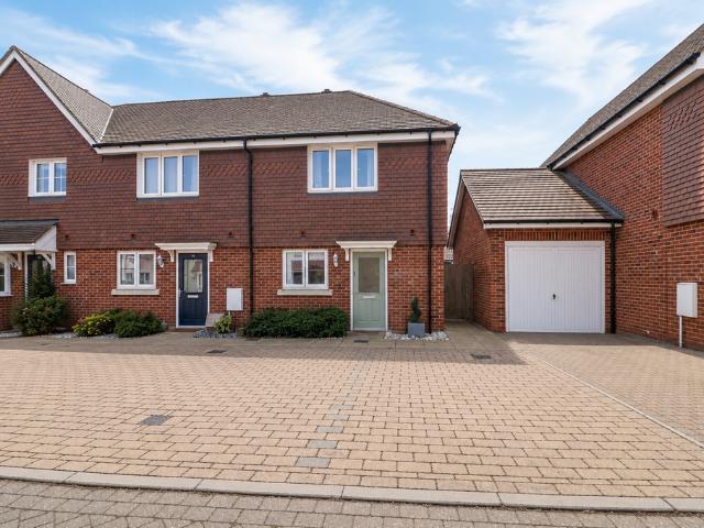 House for sale in Chipping Hill, Essex