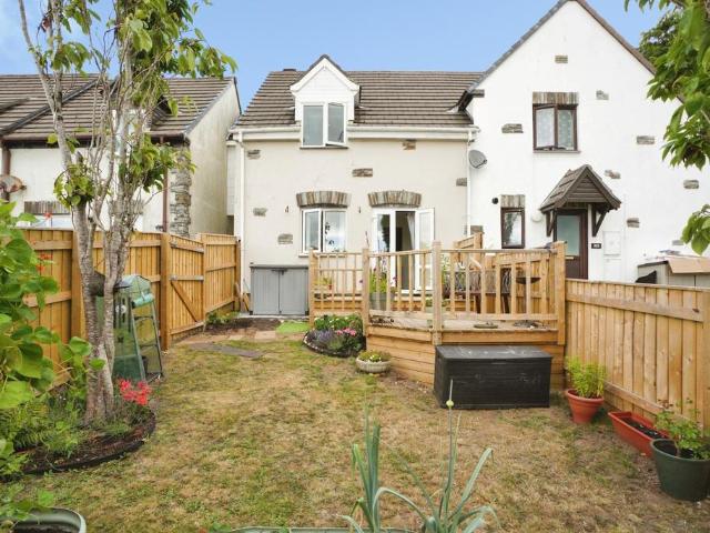 House for sale in Lamellion, Cornwall