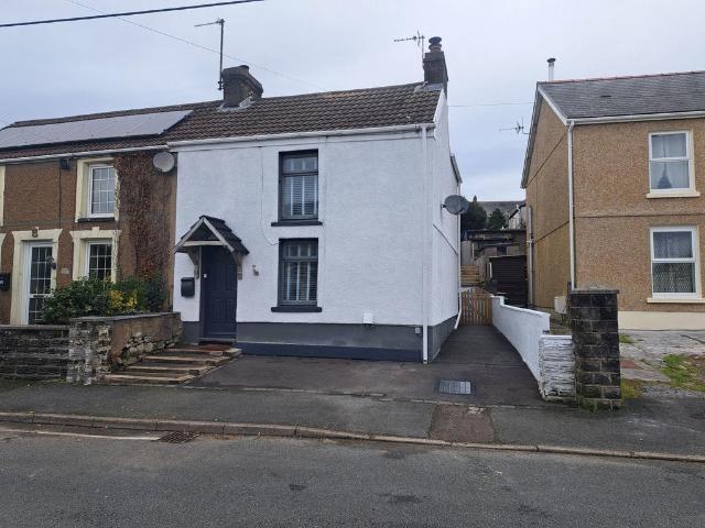 House for sale in Cwarter Bach, Lower Brynamman