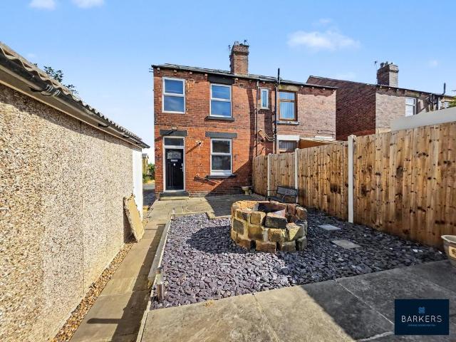House for sale in Batley, West Yorkshire