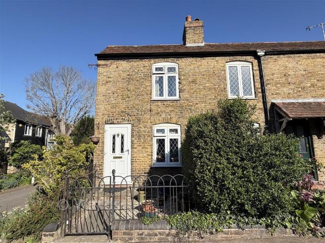 House for sale in The Butts, Kent