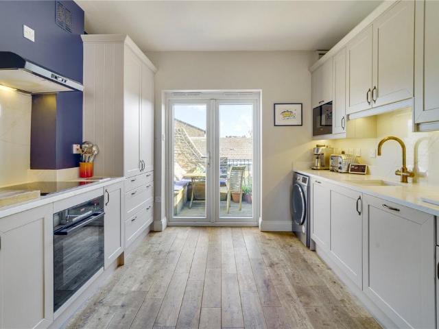 House for sale in Clapham Junction, Greater London