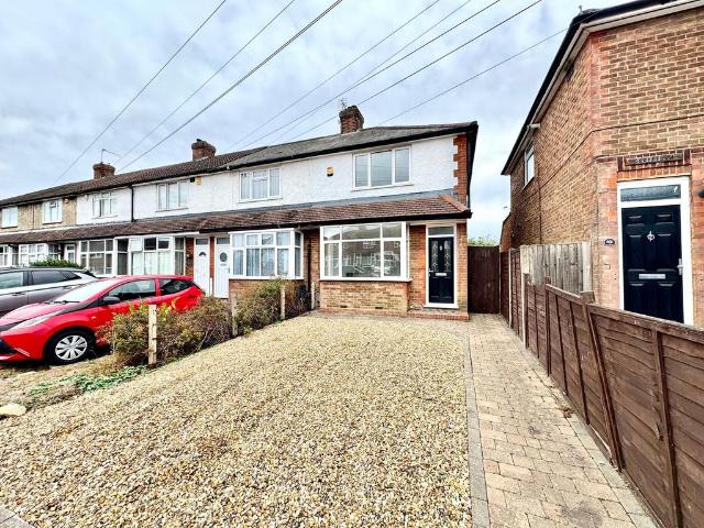 House for sale in Spring Park, Luton