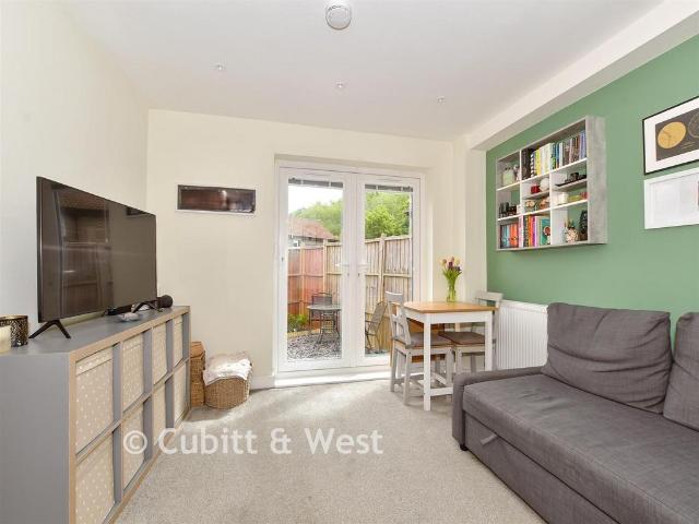 House for sale in Stonebridge, Pachesham Park