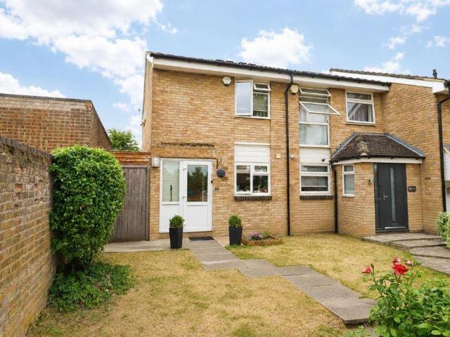 House for sale in Ramsden, Greater London