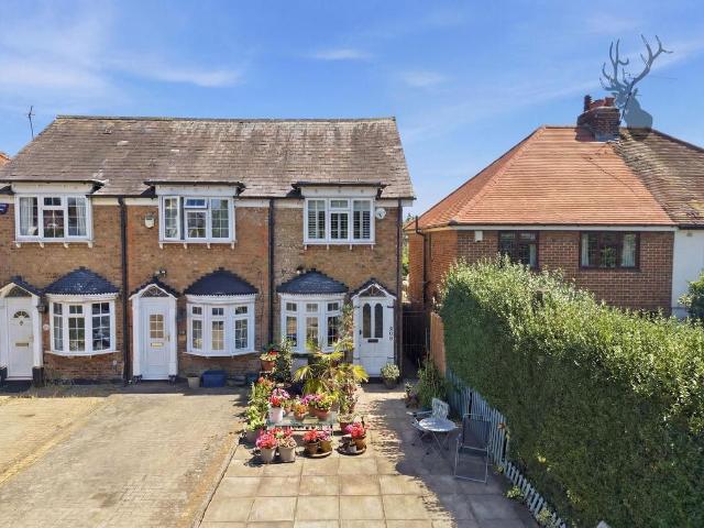 House for sale in Chigwell, Grange Hill
