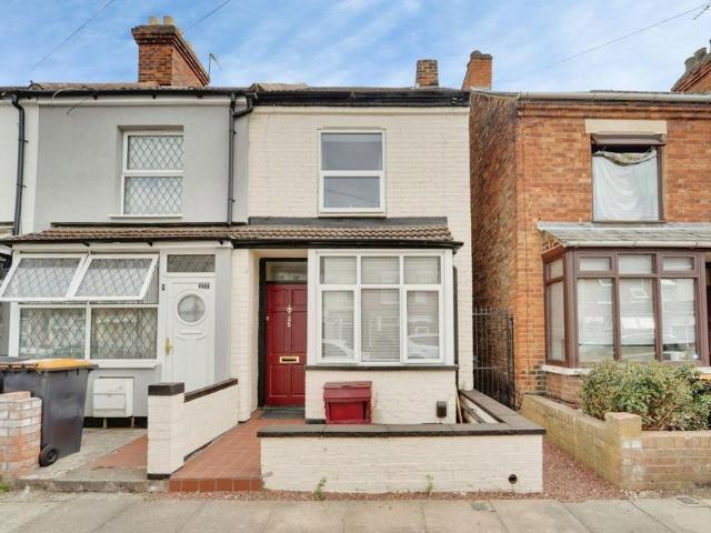 House for sale in Queens Park, Bedford