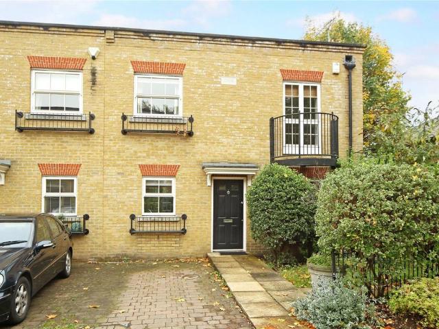 House for sale in London Borough of Richmond upon Thames, Greater London