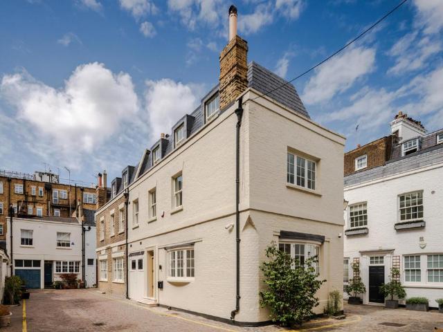 House for sale in South Kensington, Greater London