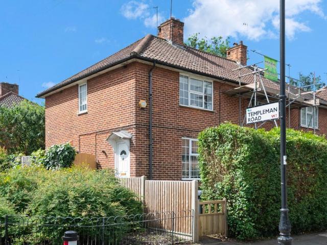 House for sale in London Borough of Ealing, Greenford