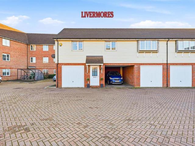 House for sale in Stone, Monks Orchard