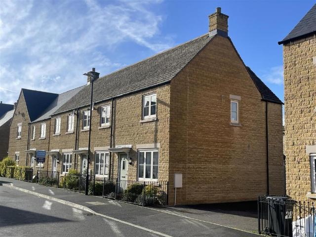 House for sale in Fossebridge, Gloucestershire