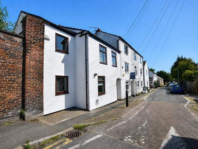 House for sale in Overchurch Hill, Upton