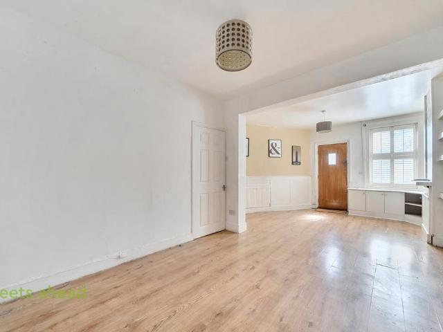 House for sale in London Borough of Croydon, Selhurst