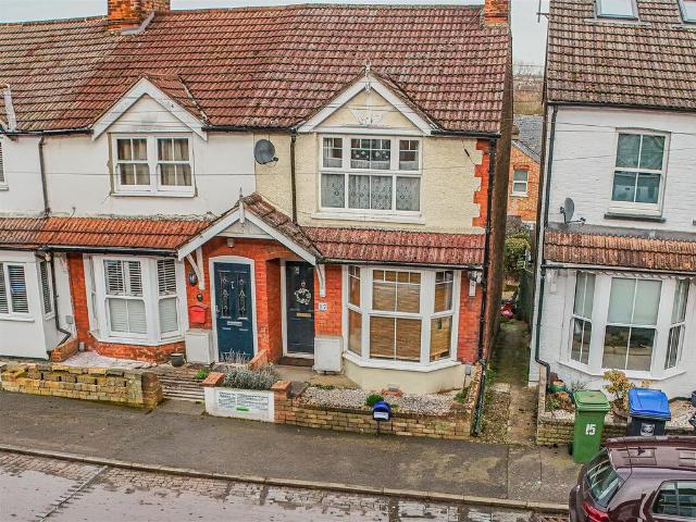 House for sale in Two Waters, Pouchen End