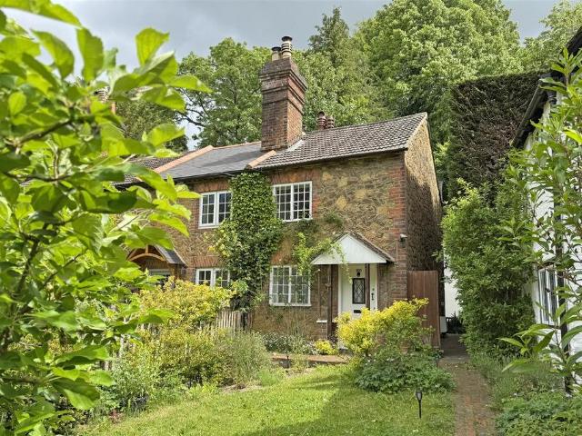 House for sale in Busbridge, Fole