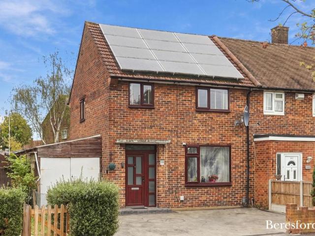House for sale in Harold Hill, Greater London
