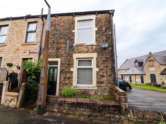 House for sale in Charlesworth, East Midlands