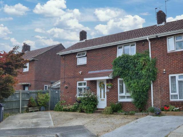 House for sale in Barton Stacey, Hampshire