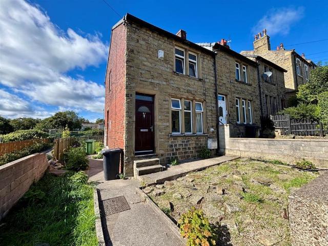 House for sale in Yews Hill, Kirklees
