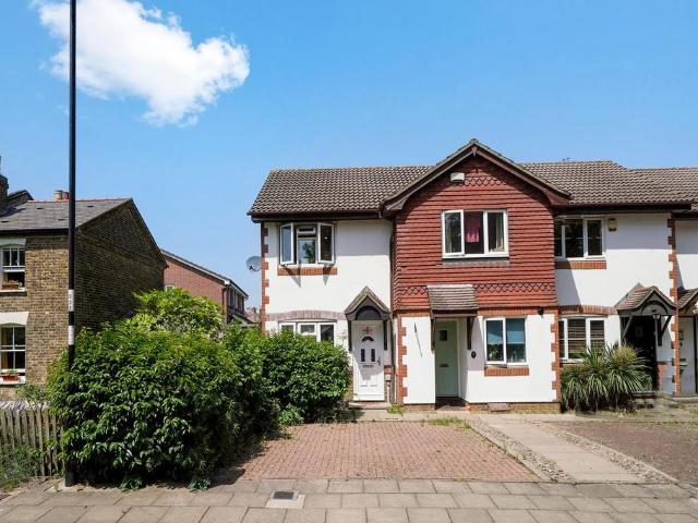 House for sale in London Borough of Lewisham, Greater London
