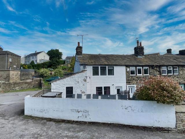 House for sale in Lane End, Bradford