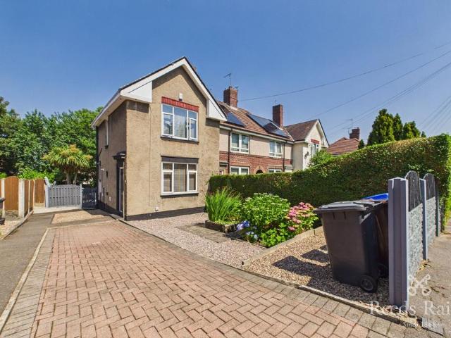 House for sale in Sheffield Lane Top, Firth Park