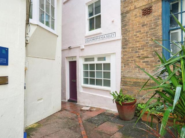 House for sale in Queen's Park, Brighton & Hove