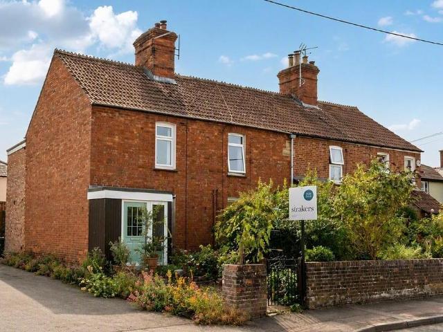 House for sale in Rowde, Wiltshire