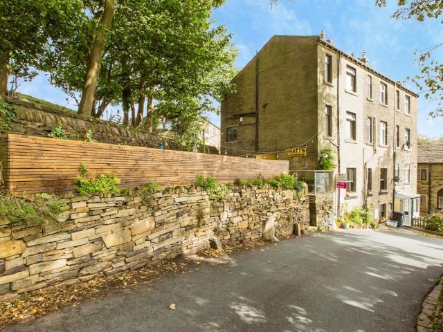 House for sale in Warley Town, Calderdale