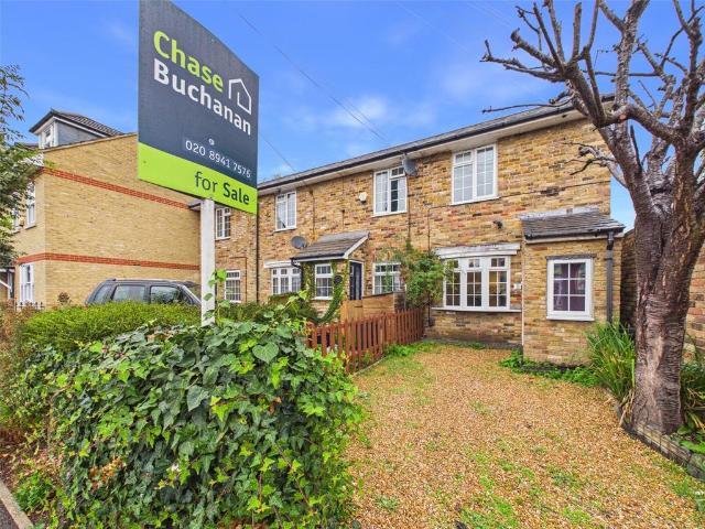 House for sale in London Borough of Richmond upon Thames, Greater London