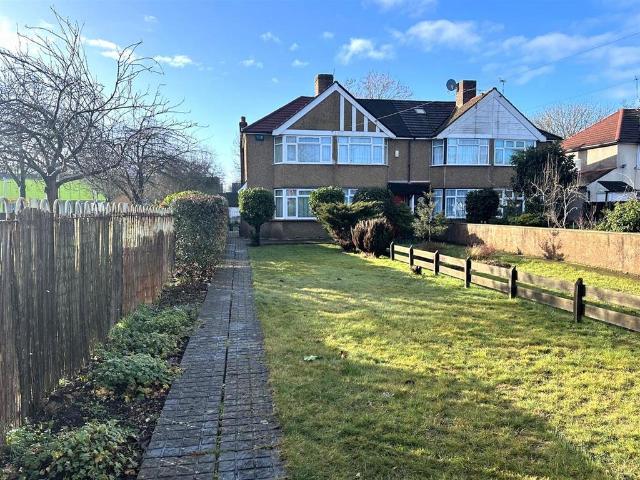 House for sale in London Borough of Hounslow, Hanworth