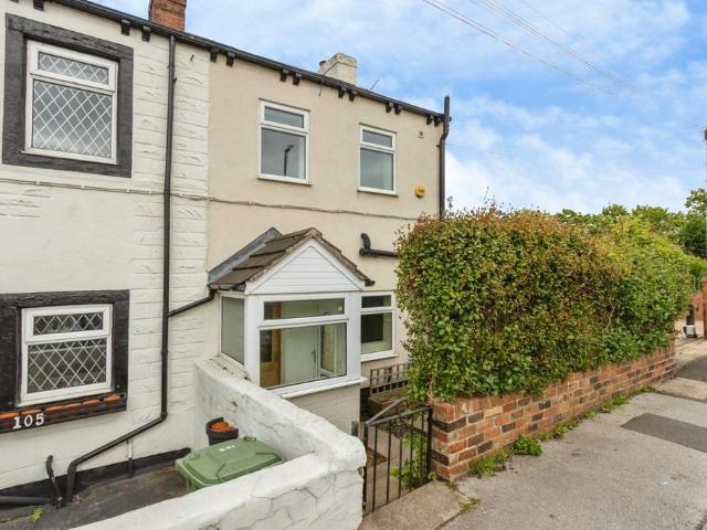 House for sale in Calder Grove, West Yorkshire