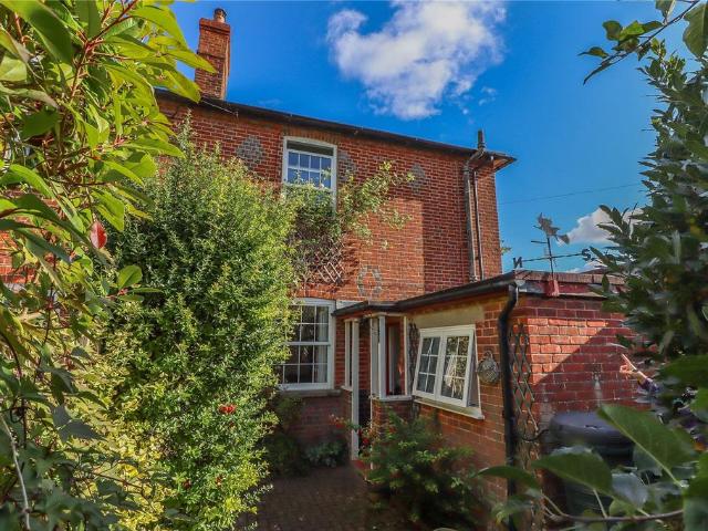 House for sale in Barton Stacey, Hampshire