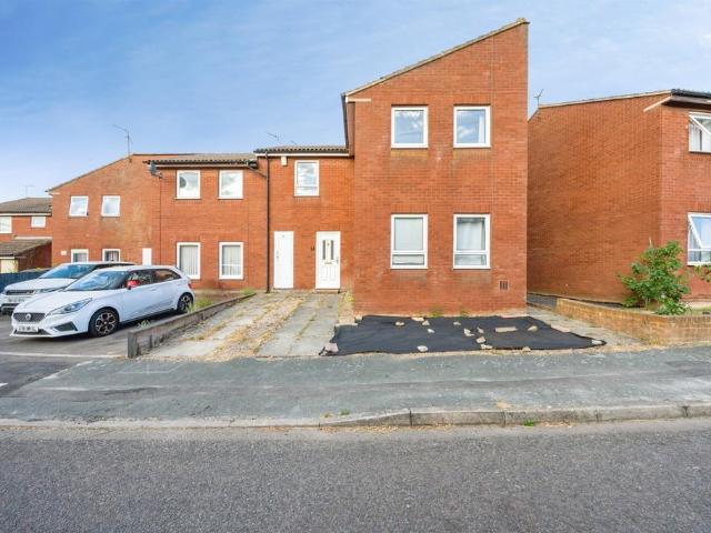 House for sale in Walton Court, Aylesbury