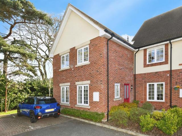 House for sale in Chipping Hill, Essex