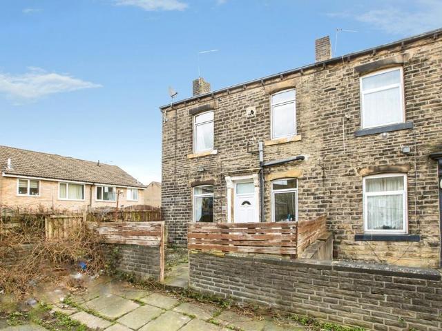 House for sale in Halifax, Calderdale