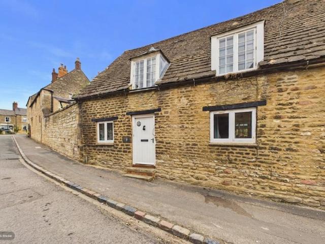 House for sale in Oundle